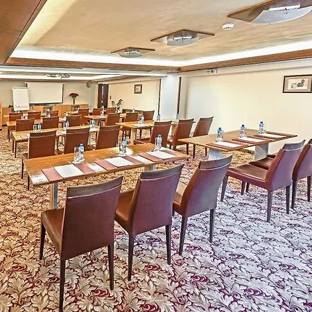 Yastrebets Wellness & 4* Borowec