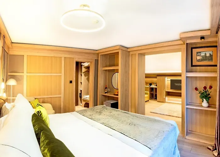 Yastrebets Wellness & Hotel 4*